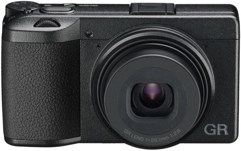 Ricoh GR IIIx, Black, Digital Compact Camera with 24MP APS-C Size CMOS Sensor, 40mmF2.8 GR Lens (in The 35mm Format)