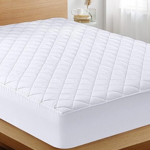 Utopia Bedding Quilted Fitted Mattress Pad, King Size, Elastic Fitted Mattress Topper Protector and Cover Stretches up to 16 Inches Deep, Machine Washable (White)