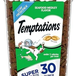 Temptations Classic Crunchy and Soft Cat Treats Seafood Medley Flavor, 30 oz. Tub